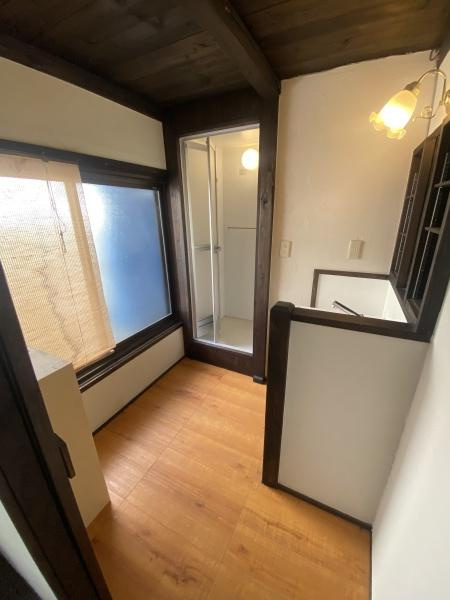 大阪市大正区三軒家西３丁目のテラスの洗面所|脱衣所