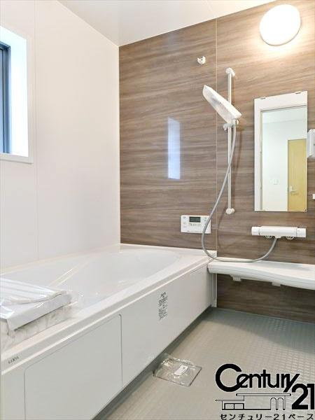 クレイドルガーデン大久保町 ２号棟 ／新築一戸建の内観：施工例|■ゆったりしたサイズの浴室です！足を伸ばしての入浴は疲れも癒してくれます！■