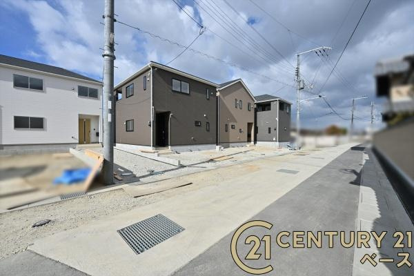 クレイドルガーデン大久保町 ３号棟 ／新築一戸建の前面道路含む現地写真