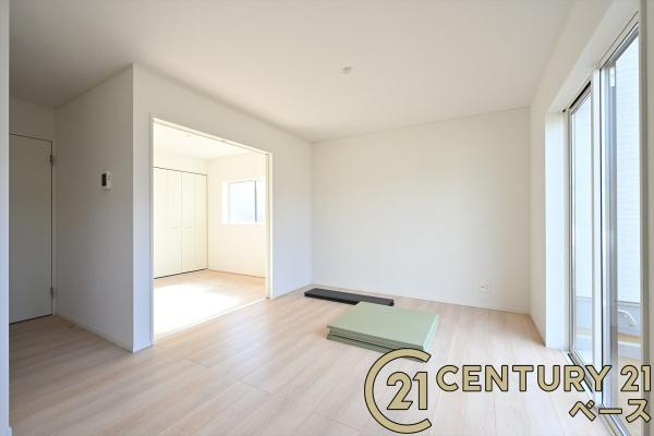 クレイドルガーデン大久保町 ３号棟 ／新築一戸建の内観：施工例|■家族とのコミュニケーションがとりやすい人気のカウンターキッチン！■