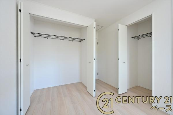 クレイドルガーデン大久保町 ３号棟 ／新築一戸建の内観：施工例|■三面鏡タイプのミラーキャビネット！収納スペースも豊富です！■