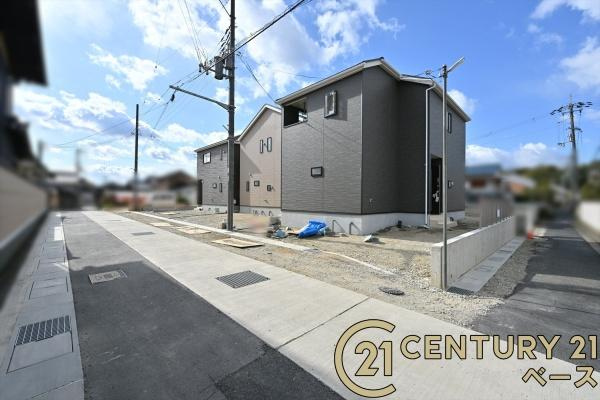 クレイドルガーデン大久保町 ４号棟 ／新築一戸建の前面道路含む現地写真