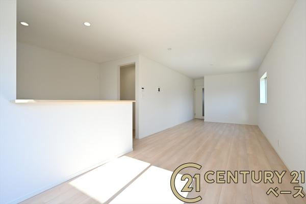 クレイドルガーデン大久保町 ４号棟 ／新築一戸建の内観：施工例|■家族とのコミュニケーションがとりやすい人気のカウンターキッチン！■