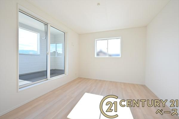 クレイドルガーデン大久保町 ４号棟 ／新築一戸建の内観：施工例|■冬物のコートや季節ものなど、たっぷり収納可能！■
