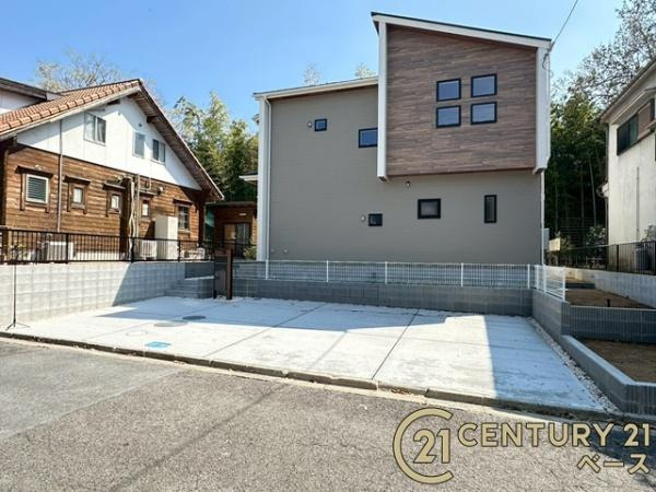 生駒郡平群町初香台５丁目 ／新築一戸建