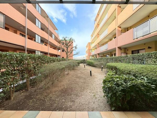 アーバンフォレスト柿生の庭|4階にある中庭です。