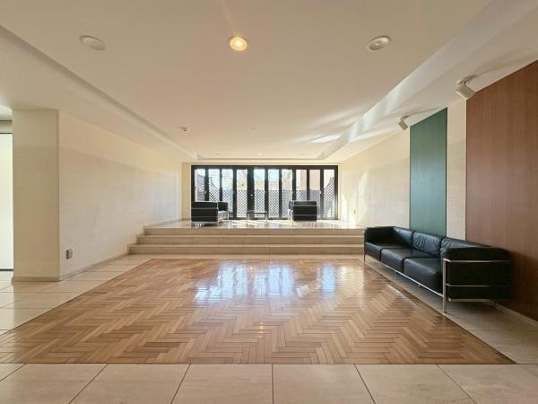 アーバンフォレスト柿生のエントランス|高級感あふれるホテルの様なロビー！高貴な気分になります！