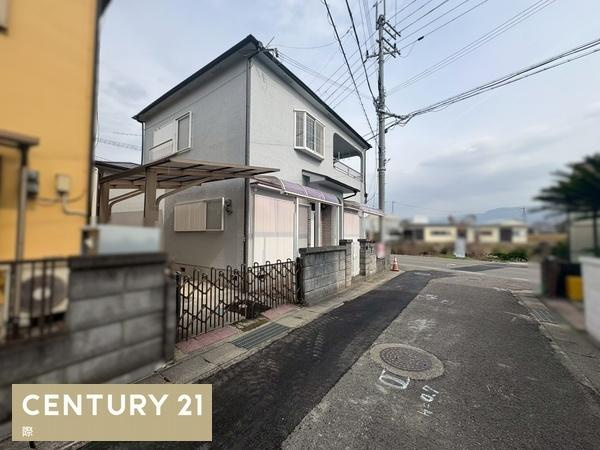 岩出市西国分　中古戸建の前面道路含む現地写真