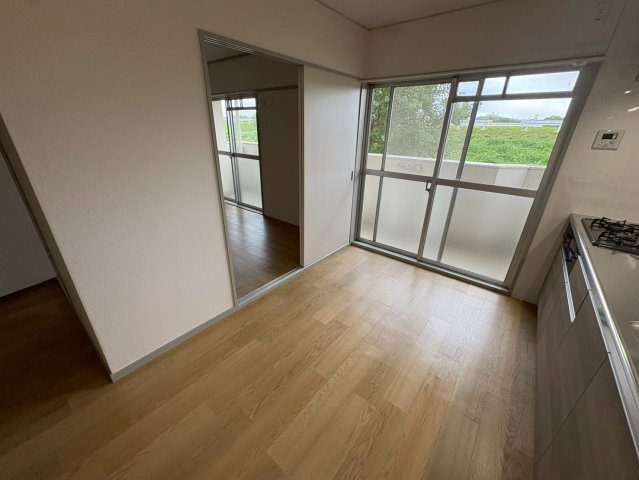 ユニーブル梅坪の居間・リビング