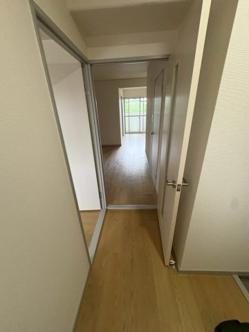 ユニーブル梅坪の玄関