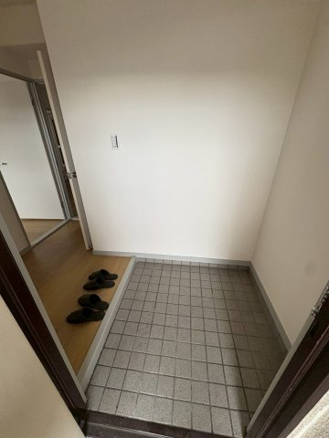 ユニーブル梅坪の玄関