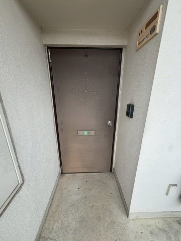 ユニーブル梅坪の玄関
