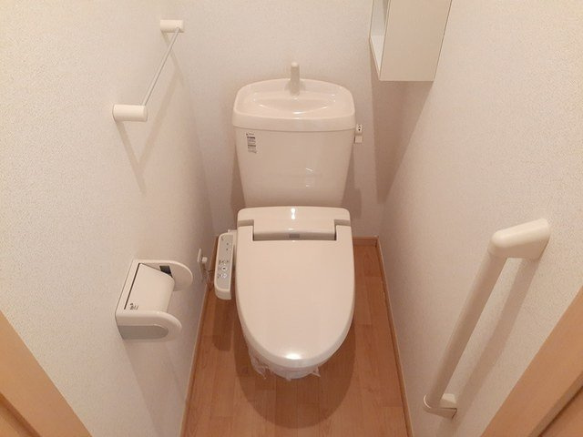 アッシュ　２のトイレ|ゆったりとした空間のトイレです