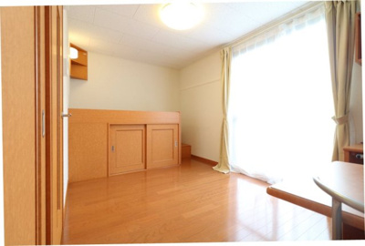 【居間・リビング】 | レオパレスジェーオー | １Ｆはフローリング仕様・２Ｆは絨毯仕様になります。