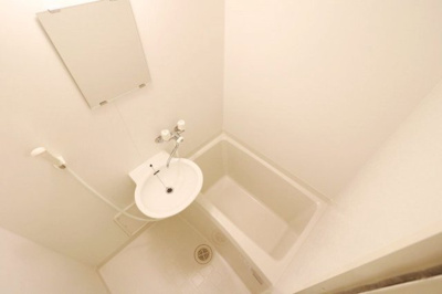 【浴室】 | レオパレスジェーオー | 浴室乾燥機で雨や雪の日でもらくらくお洗濯！