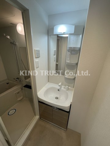 オルフェア北梅田の洗面所|広い洗面スペース