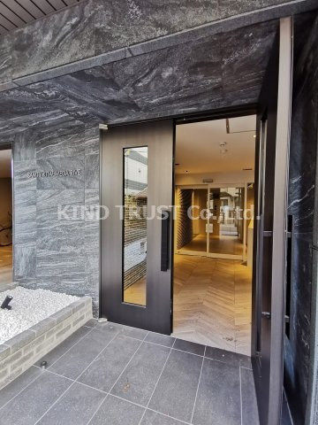 オルフェア北梅田のエントランス|ゆとりのあるエントランスです