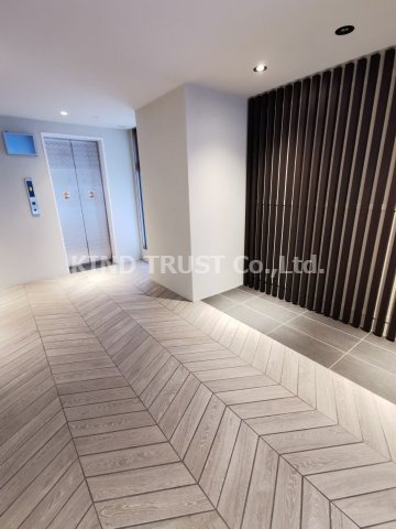 オルフェア北梅田のロビー|ゆとりのあるロビーです