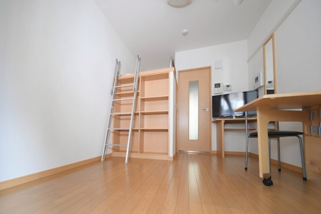 レオパレスレインボーの居間・リビング|現況優先します