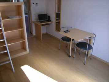 レオパレスレインボーの居間・リビング|現況優先