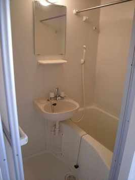 レオパレスレインボーの浴室|現況優先