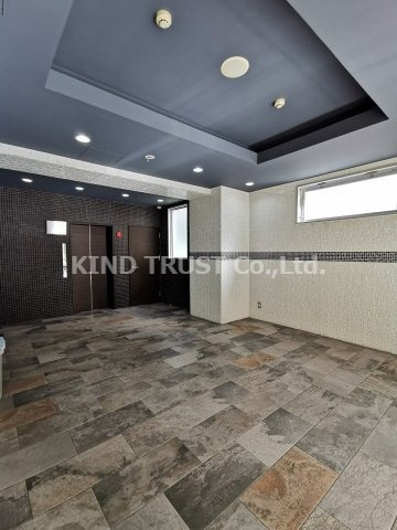 フレアコート梅田のロビー|ゆとりのあるロビーです