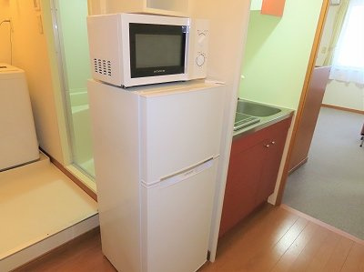 レオパレスエバーグリーンのその他|電子レンジ、冷蔵庫完備