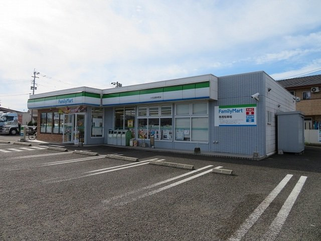 アイ・ヴィレッジ古閑中町Ｃの周辺|ファミリーマート八代古閑中町店まで750m
