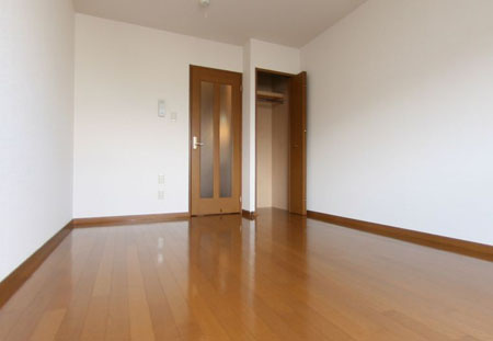 メリー・ヤード泉の収納|ゆったりとした居間です