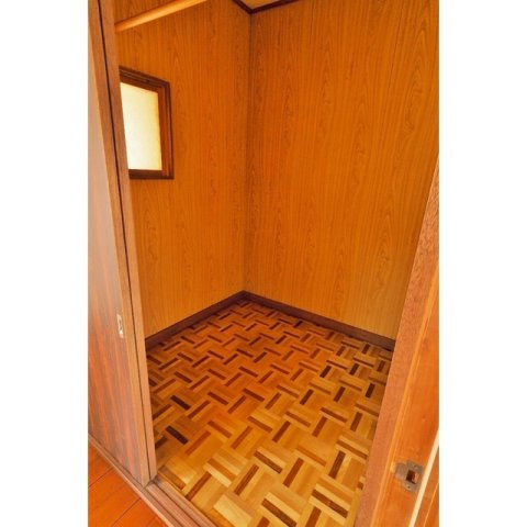 上川手貸家の内装|納戸