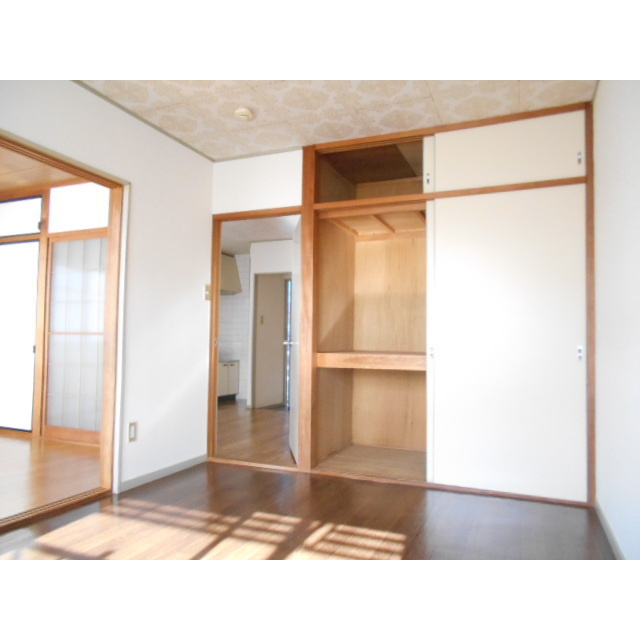 エルディム小柳　Ａ・Bの収納