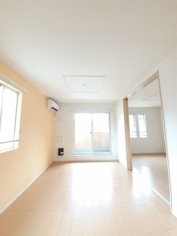 プリマヴェ－ラ　Ｋの居間・リビング|使いやすい居間です