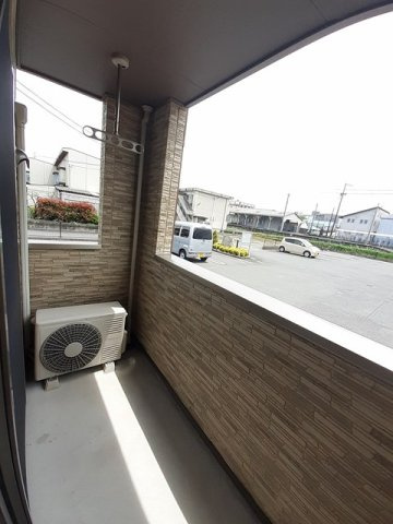 ル・ヴァンヴェール　Ｂのバルコニー|外からの目が気にならないバルコニーで洗濯物が干せます