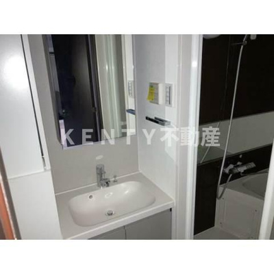 【洗面所】 | ルネサンスコート蒲田リバーテラス | 明るい洗面所です