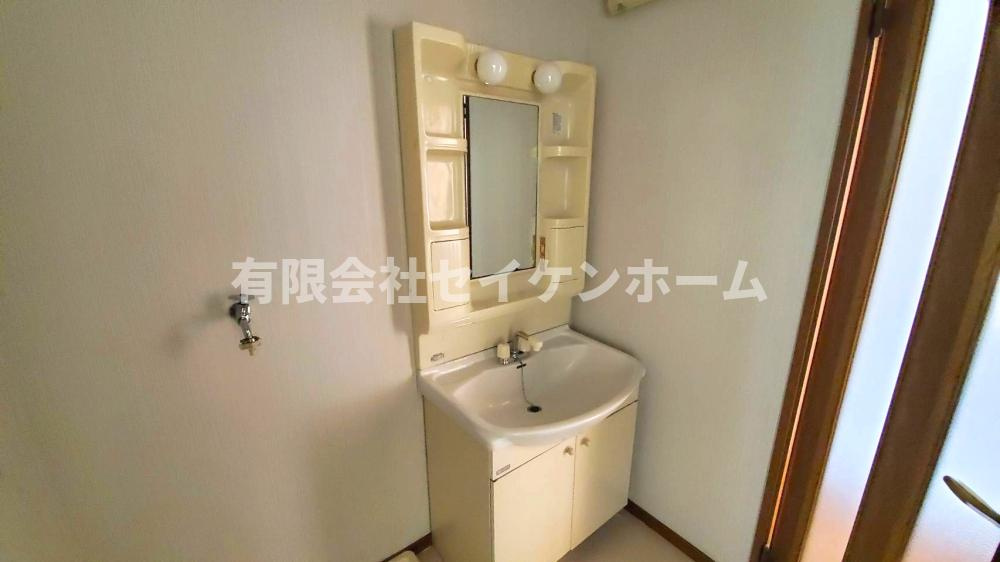 熊谷市大麻生　中古住宅のトイレ