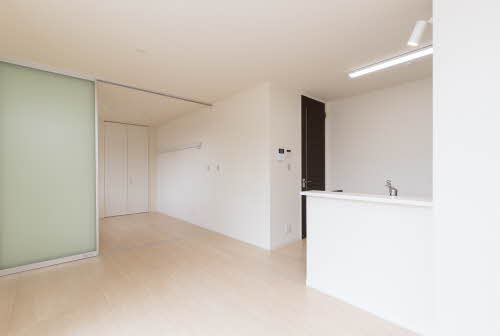 シャーメゾンソレイユの内装|明るい色調の室内です