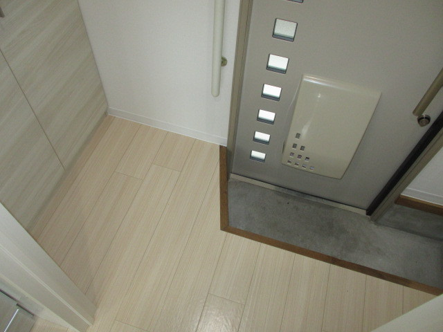 ペアハイツの玄関