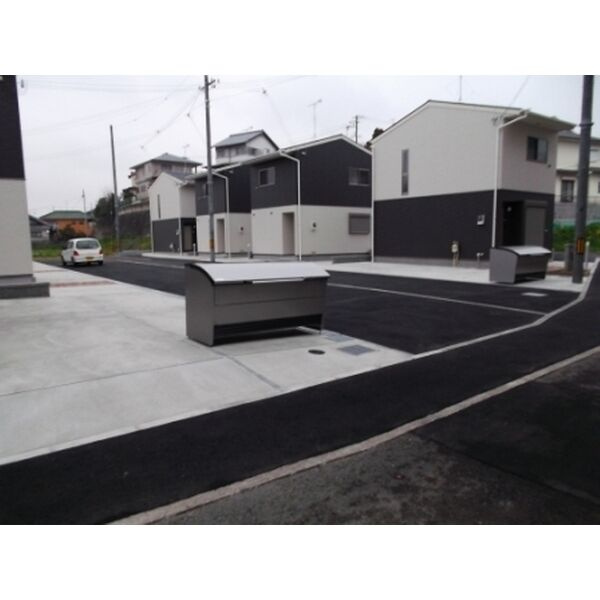 和泉市寺門町１丁目のテラスの駐車場|駐車場があります