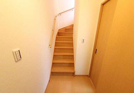 和泉市寺門町１丁目のテラスの収納|こまごまとしたものを収納できそうですね