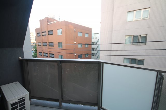【バルコニー】