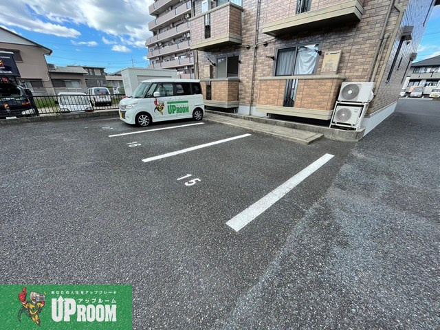 ラ・プレミール の駐車場