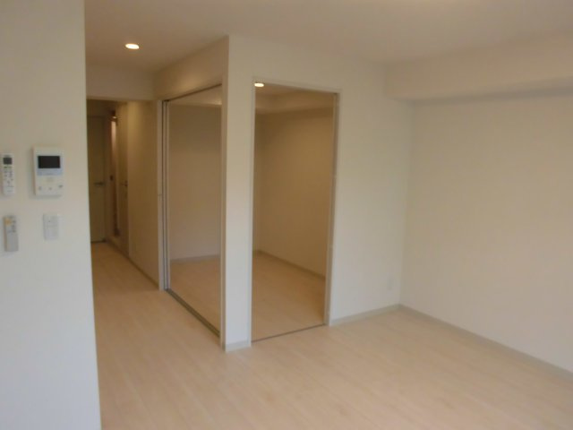 ピア旭町の居間・リビング