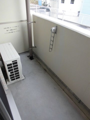 新潟市中央区旭町通１番町の賃貸マンションのバルコニー