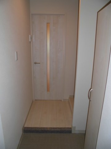 新潟市中央区旭町通１番町の賃貸マンションの玄関