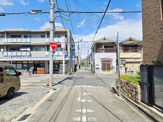 【前面道路含む現地写真】の画像