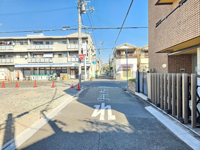 【前面道路含む現地写真】の画像