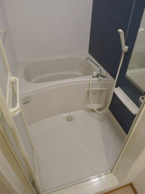 【浴室】 | セントラル道本Ａ | コンパクトで使いやすいお風呂です