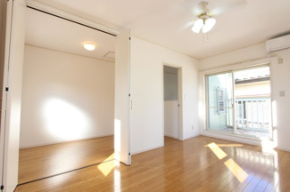 【洋室】 | 鎌ヶ谷市軽井沢戸建 | 大型ウォークインクローゼット付きの洋室！