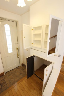 【収納】 | 鎌ヶ谷市軽井沢戸建 | 収納豊富な玄関周りです！