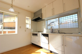 【キッチン】 | 鎌ヶ谷市軽井沢戸建 | IHコンロ・食洗機付きのキッチンです！